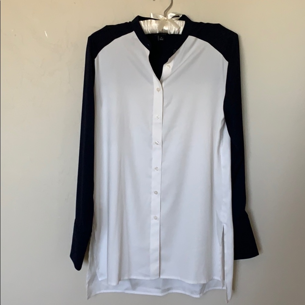 Ann Taylor two-tone navy & off white blouse